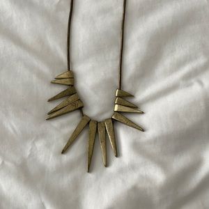 Spiked necklace